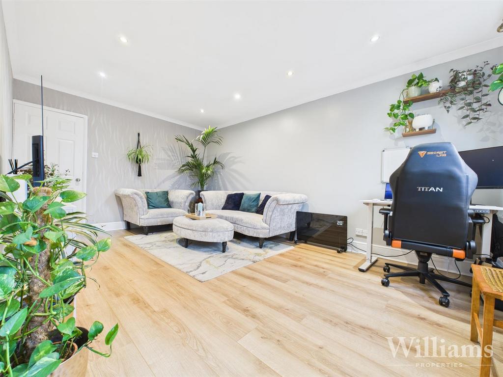 CAM02861 G0-PR0543-STILL011.jpg