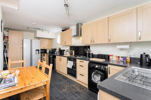 undefined, Ash Close, Crawley RH10