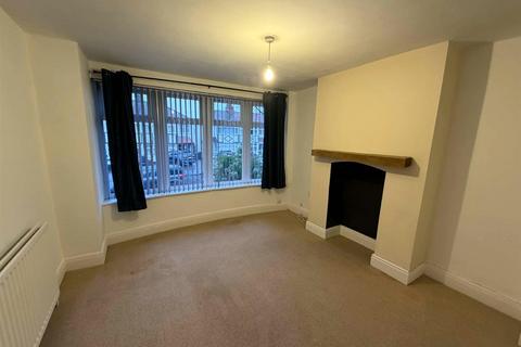 3 bedroom semi-detached house to rent, High Meadow Road, Birmingham B38