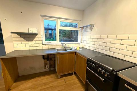 3 bedroom semi-detached house to rent, High Meadow Road, Birmingham B38