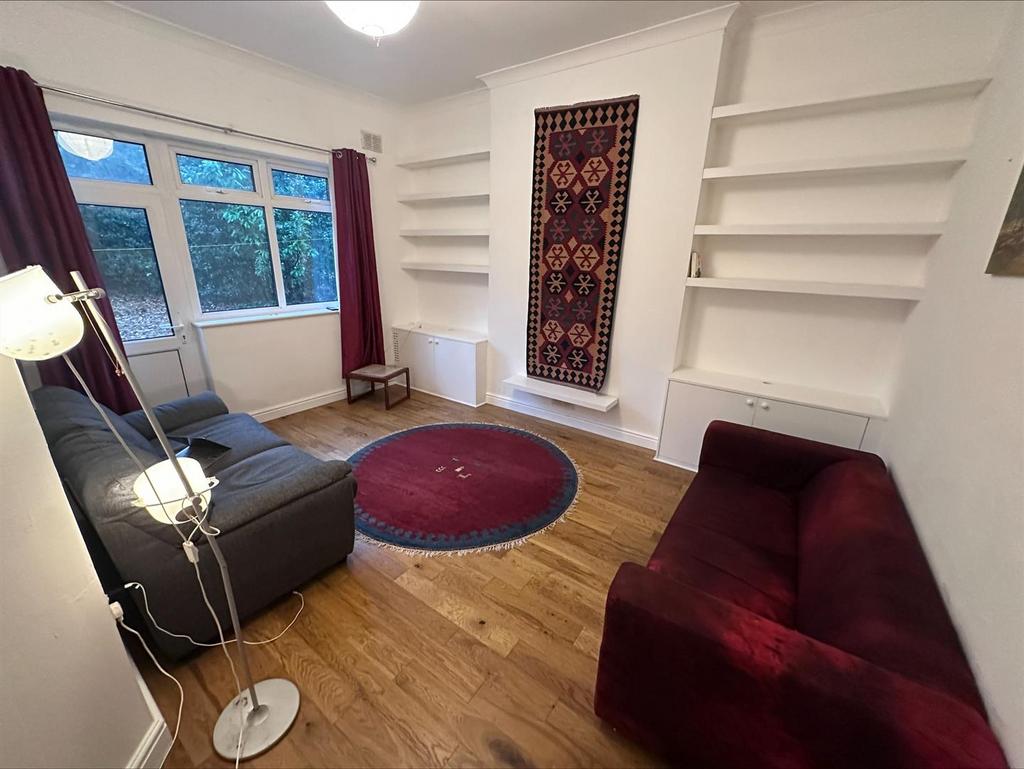 Living room 2.jpeg