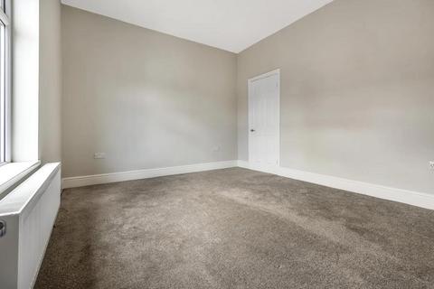 2 bedroom apartment to rent, Gosport Road, London E17