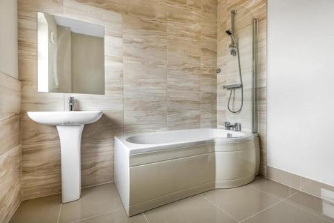 2 bedroom apartment to rent, Gosport Road, London E17