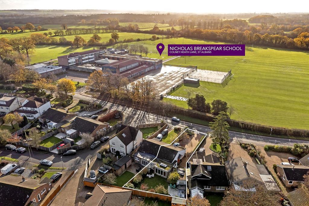 37 Colney Heath Lane-4.jpg