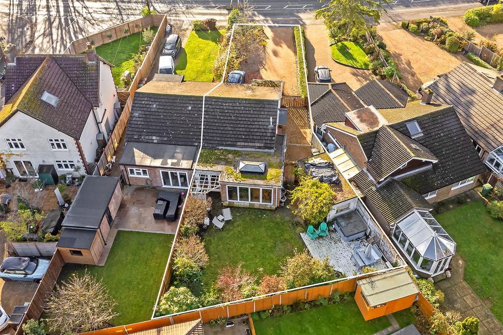 37 Colney Heath Lane-6.jpg