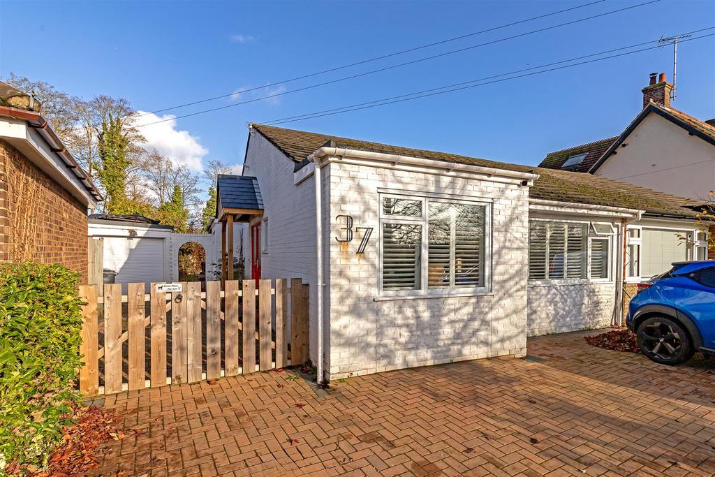 37 Colney Heath Lane-12.jpg
