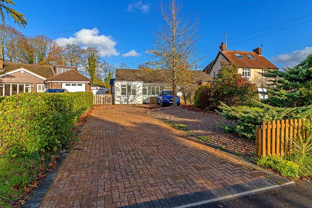 37 Colney Heath Lane-10.jpg