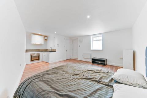 undefined, Silverleigh Road, Mitcham, Thornton Heath, CR7