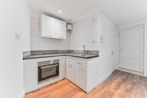 End of terrace house to rent, Silverleigh Road, Mitcham, Thornton Heath, CR7