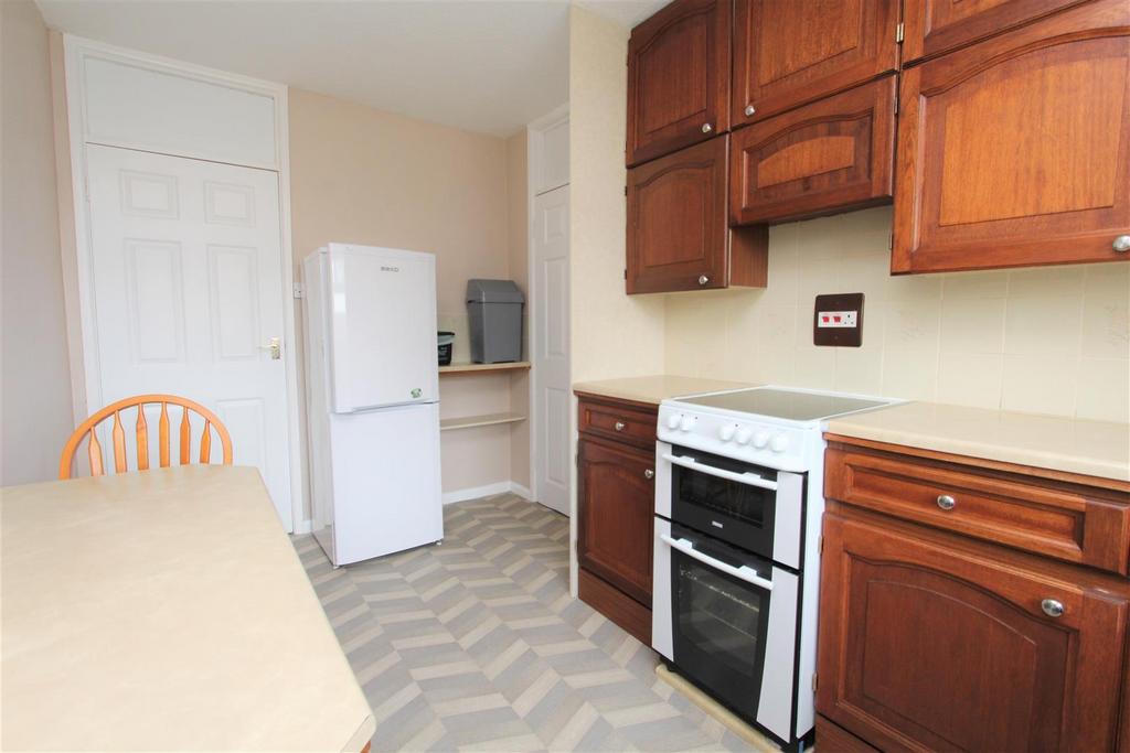 IMG 0124 - Kitchen.2.jpg