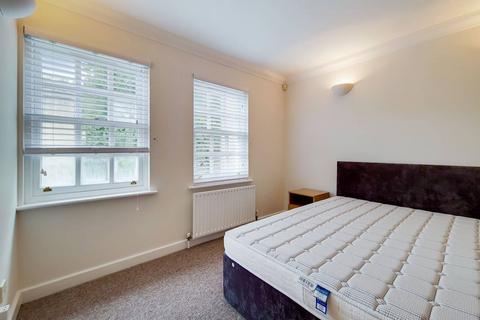 undefined, Cable Street, Shadwell, London, E1