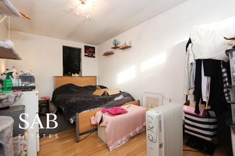 undefined, Birkbeck Avenue, Greenford, UB6