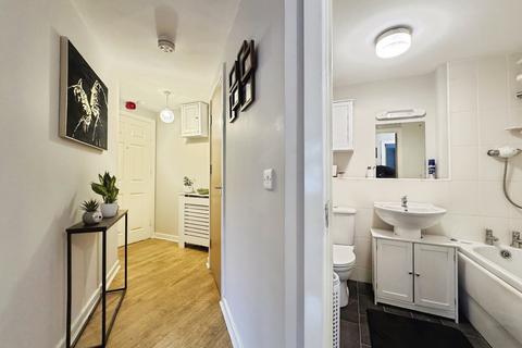 2 bedroom apartment for sale, Regency Walk, Cheshire CW10