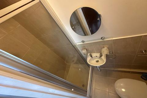 Studio to rent, Farleigh Road, Stoke Newington, N16