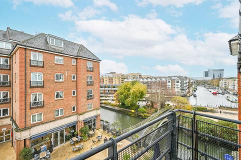 undefined, Brentford Lock, Brentford, TW8