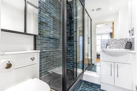 2 bedroom apartment to rent, Battersea Park Road, London SW8