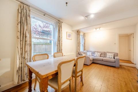 2 bedroom flat to rent, Penwith Road, London, SW18