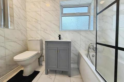 undefined, Pearl Road, London E17