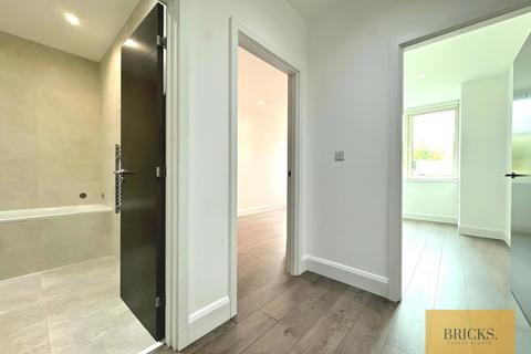 undefined, High Street, Potters Bar EN6