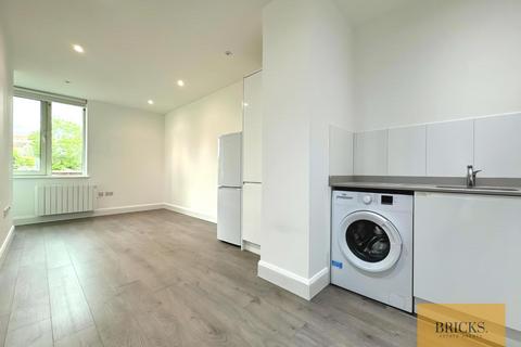 undefined, High Street, Potters Bar EN6