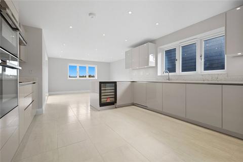 5 bedroom detached house to rent, Manor Walk, Thaxted, CM6