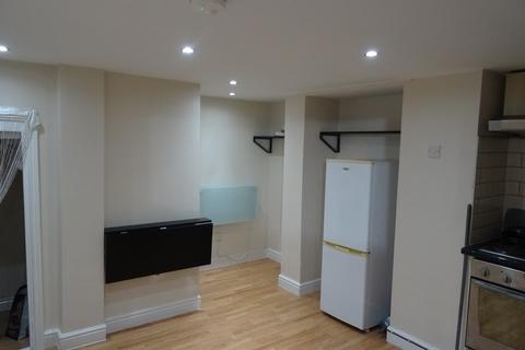 undefined, Bayswater Mount, Leeds LS8