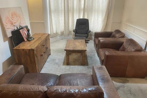 4 bedroom terraced house for sale, Cavendish Road, Leicester