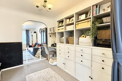 4 bedroom semi-detached house for sale, Cheyney Walk, Westbury
