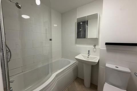 2 bedroom end of terrace house to rent, Woodward Drive, Gunthorpe, Peterborough