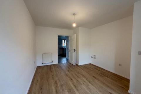 2 bedroom end of terrace house to rent, Woodward Drive, Gunthorpe, Peterborough