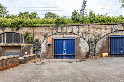 Distribution warehouse to rent, Lower Wharf St Ashton Under Lyne OL6 7PE