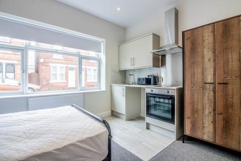 1 bedroom flat to rent, Room 1 80 Granville Avenue, Long Eaton