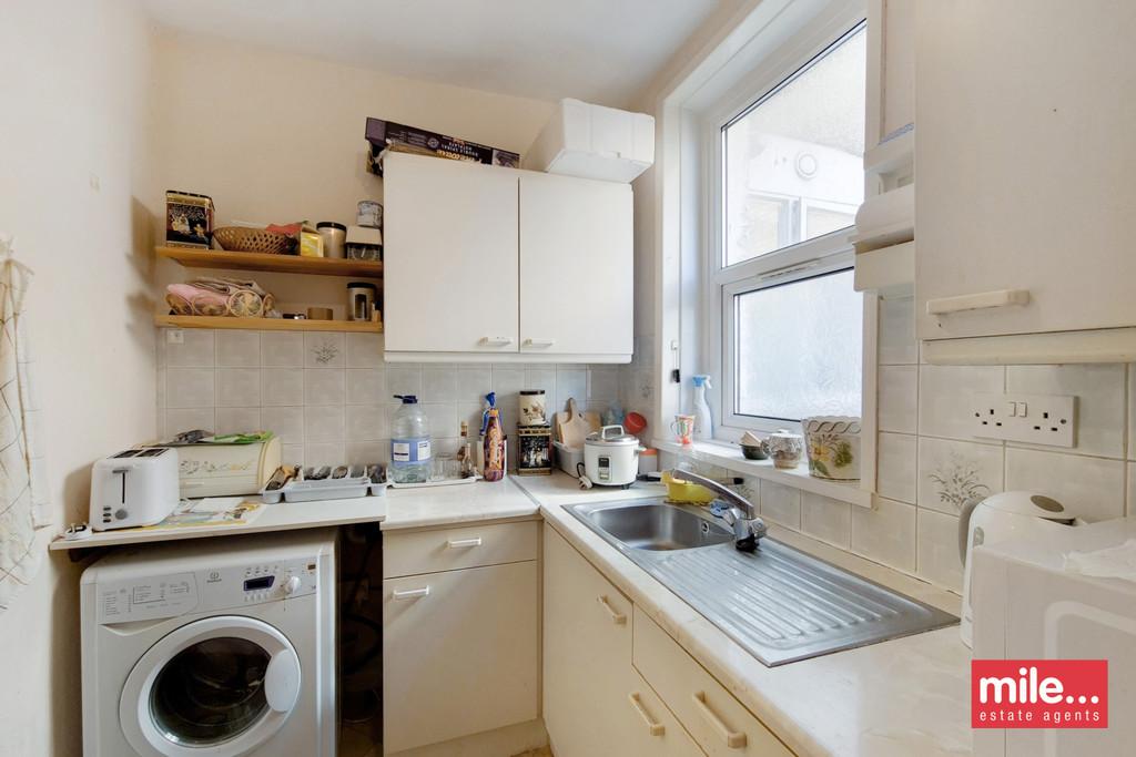 2 Kitchen-1