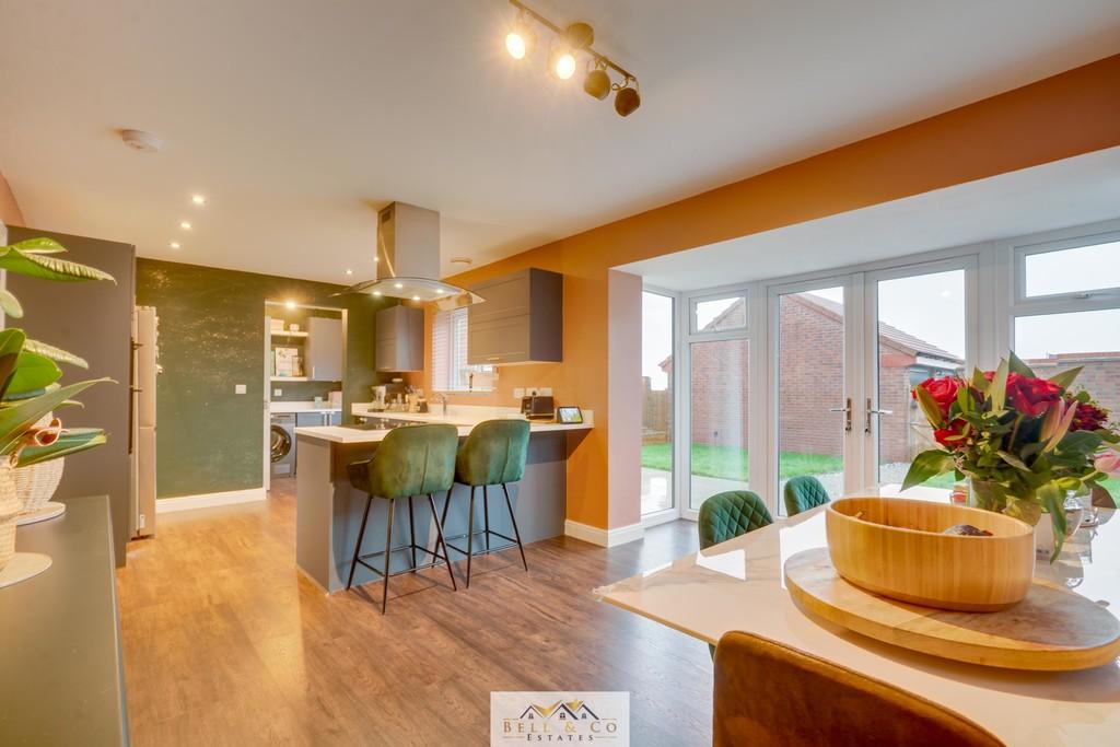 Kitchen Diner  1