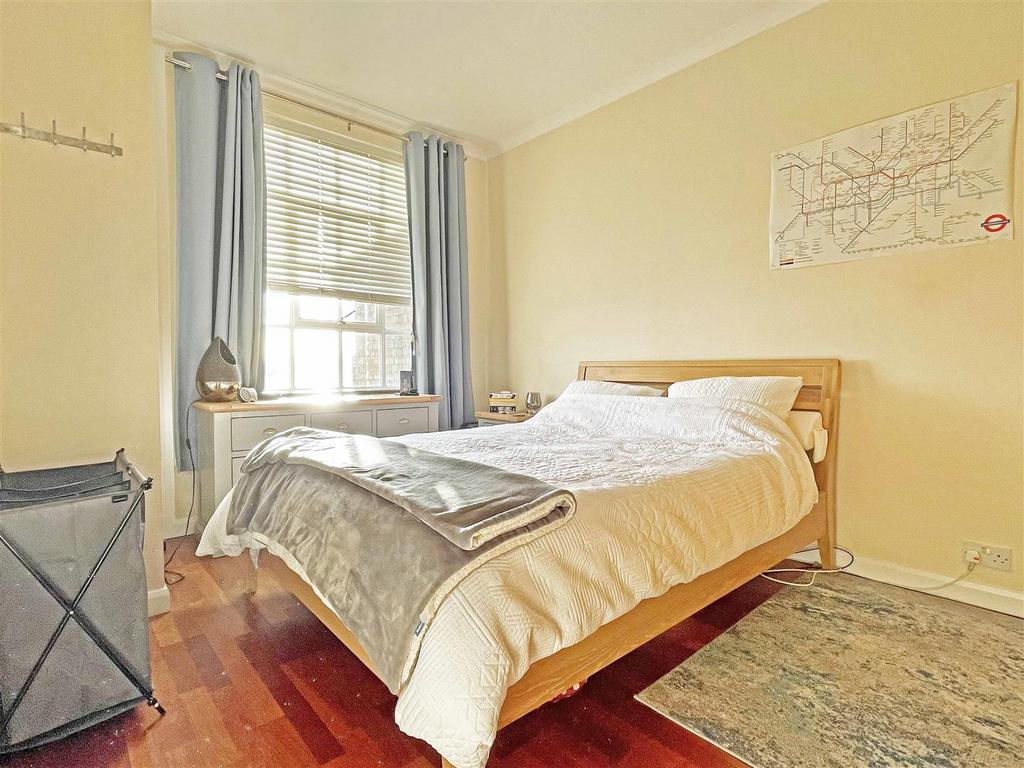 Bed1.jpg