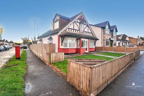 4 bedroom detached house for sale, Rayleigh Road, Benfleet