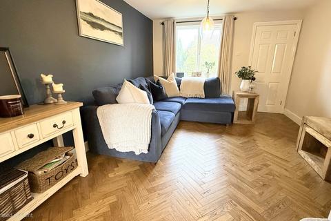 3 bedroom detached house to rent, Smarts Close, Brackley