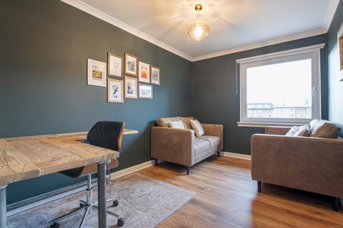 3 bedroom apartment to rent, Links Road