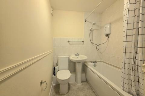1 bedroom apartment to rent, Exchange Court, Cleckheaton