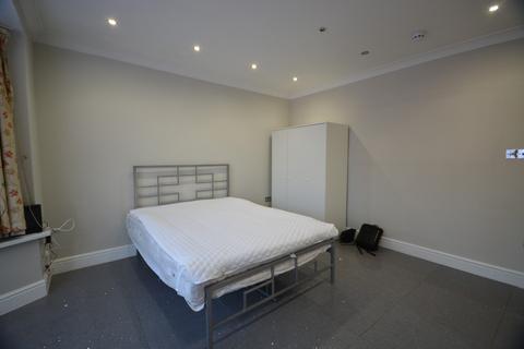 1 bedroom in a house share to rent, Dickerage Road, Kingston Upon Thames