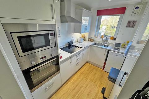 2 bedroom ground floor flat for sale, Homehaven Court, Shoreham-by-Sea BN43