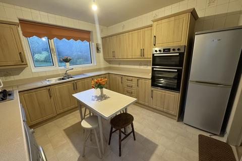5 bedroom detached house to rent, Clayfield Drive, Norden OL11