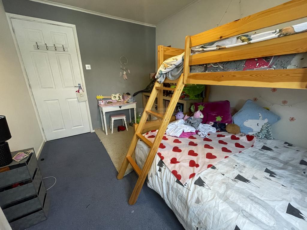 Bedroom 2b.JPG