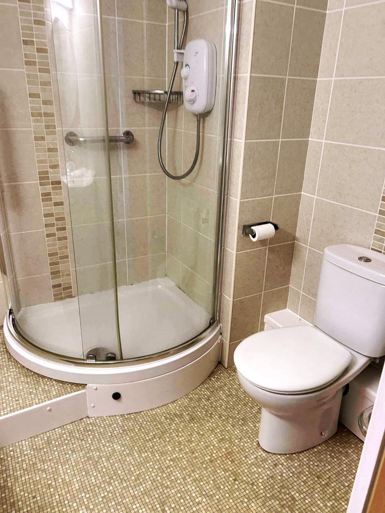 Bathroom 01