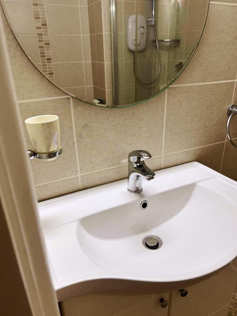 Bathroom 02