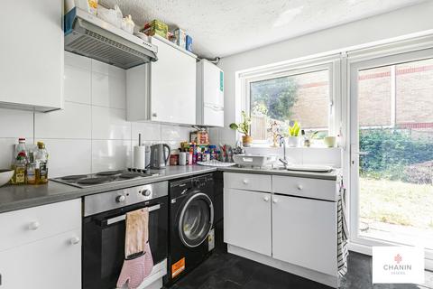 undefined, Wheat Sheaf Close, London E14