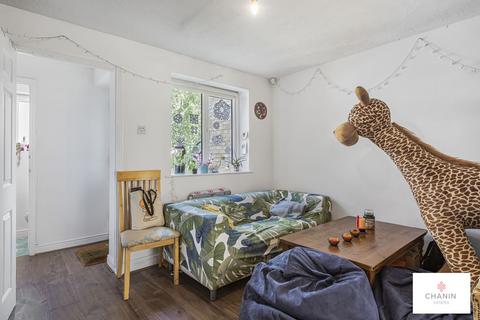 undefined, Wheat Sheaf Close, London E14