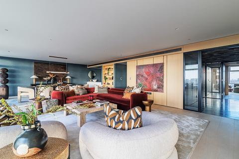 3 bedroom apartment for sale, Centre Point Residences, St. Giles WC1