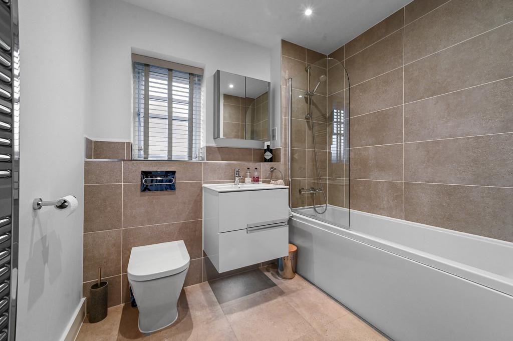 Tye Green bathroom 1