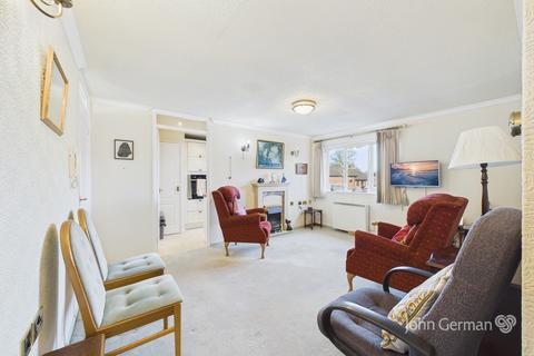 2 bedroom flat for sale, Winchester Court, Stafford